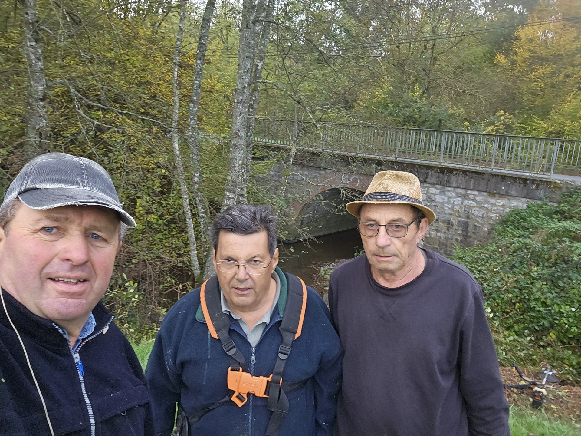 Les 4 courageux bénévoles qui ont préparé les pêcheries pour le 16 Novembre 2024